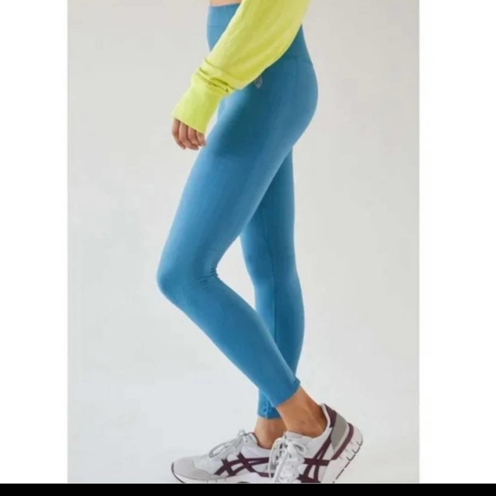 Free People Movement Free Throw Leggings Size Small Coastline